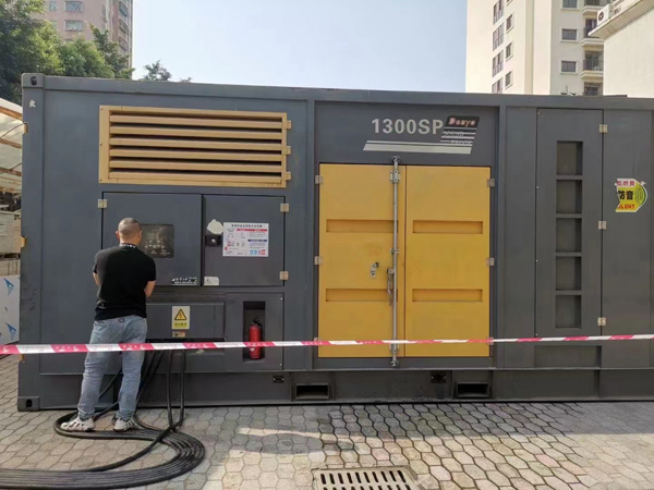 立山如何根据实际需求选择合适电压和功率的柴油发电机组？