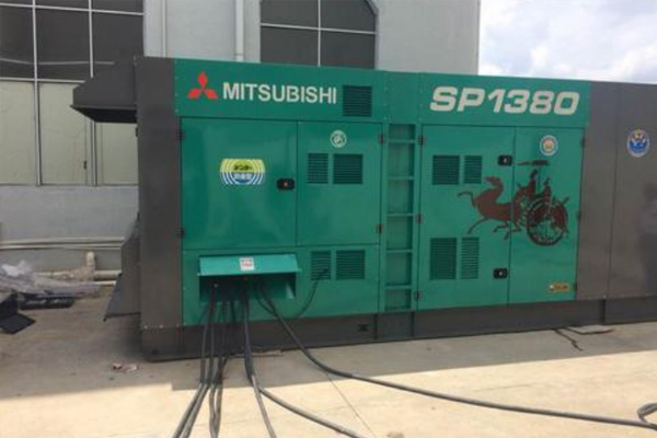 立山为什么有些柴油发电机组的输出电压可以调节？