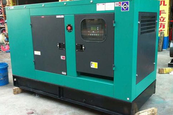 立山如何检查机油的使用时间？