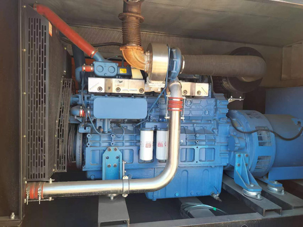 立山燃油消耗率与进气温度的具体关系是什么？