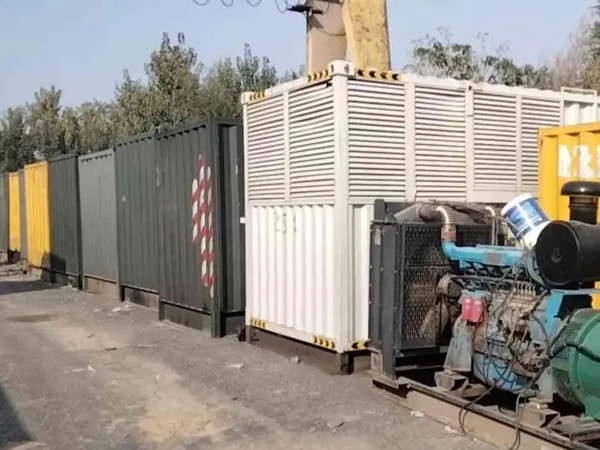 立山200KW柴油发电机机组每小时油耗是多少？