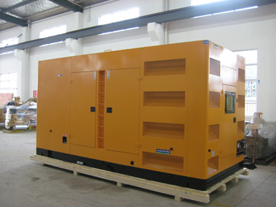 立山不同类型的发电机组在冬季保养时的注意事项有何差异？