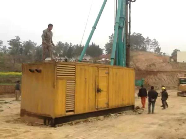 立山如何判断水冷式机油散热器密封件是否需要更换？